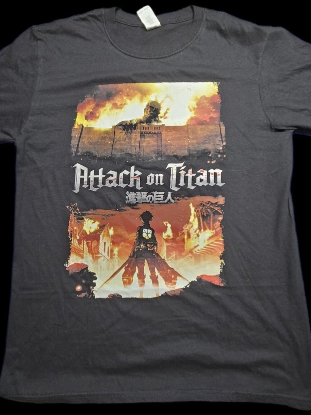 Attack on Titan Anime Graphic T-Shirt NWOT Large